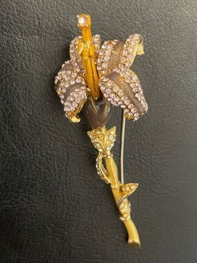 Gold-Tone Pink Crystal Floral 3.5 Inch Brooch - Elegant Women’s Jewelry